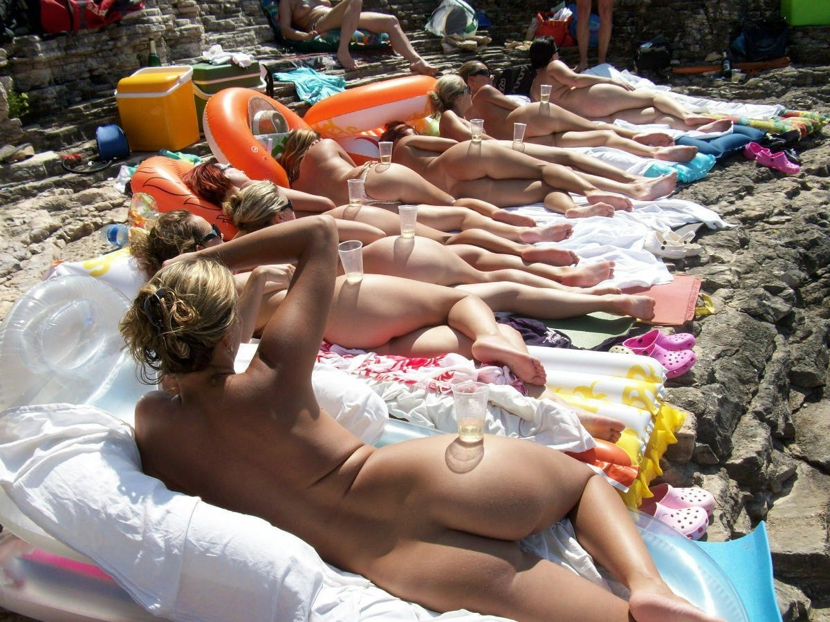 Time to get pics about beach spy, nudist pussy, nudist vagina and nudist body tan-lines, nudist beauty, nudist couple at Beach Spy Eye blog.