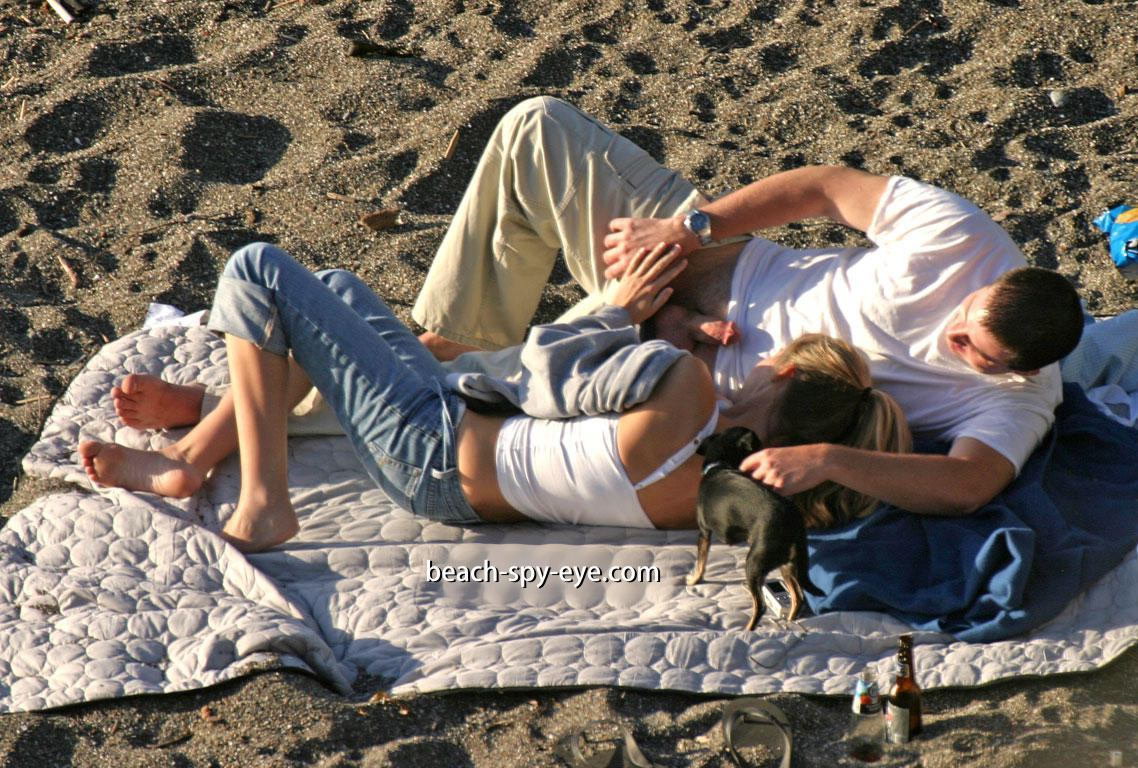 oral sex on beach (just not nudist amateur couple)